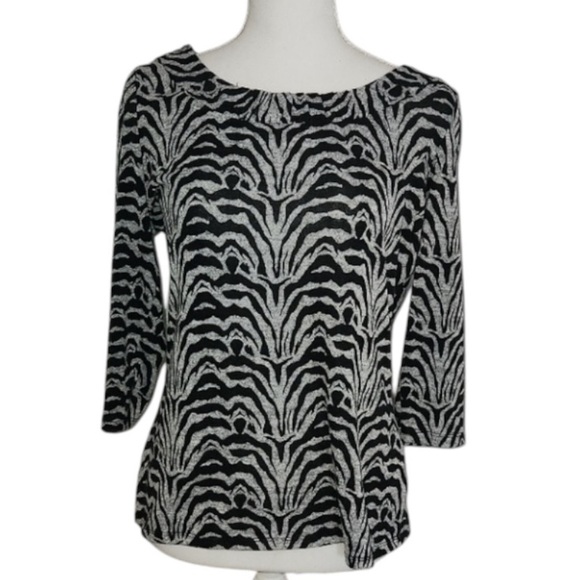 East 5th Tops - East 5th black and white zebra printed 3/4 sleeve top Size Medium